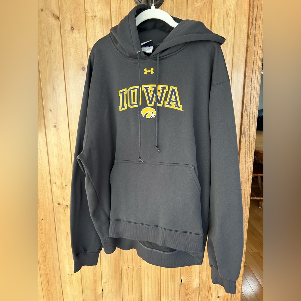 Men’s Under Armour Iowa Hawkeyes Grey with Yellow Logo Size XXL